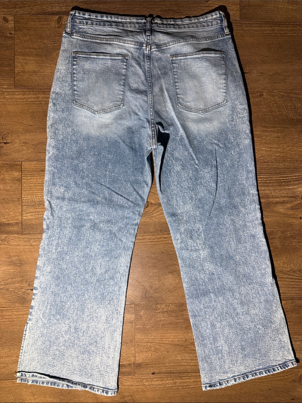 Gilded Intent Women’s Light Wash Straight Leg Jeans - Size 33x30 - Picture 4 of 4